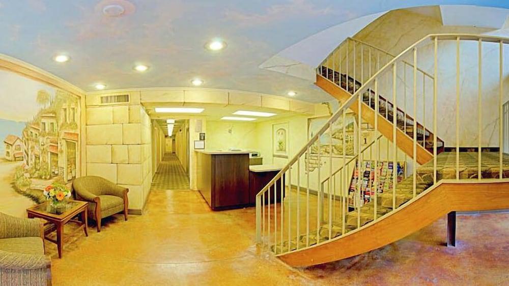 Hotel Royal Palace Westwood 3*